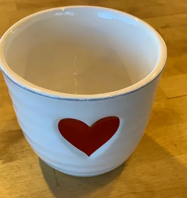 5" Ribbed Pot with Red Heart