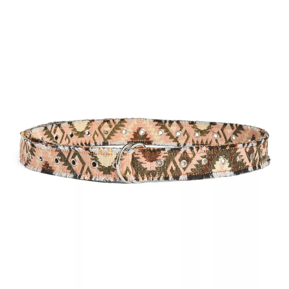 Coco + Carmen, Chopra Belt