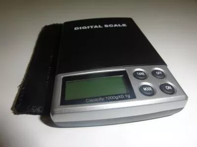 Digital Gram Pocket Scale w/ Backlight LCD Screen 1000g capacity x .1g