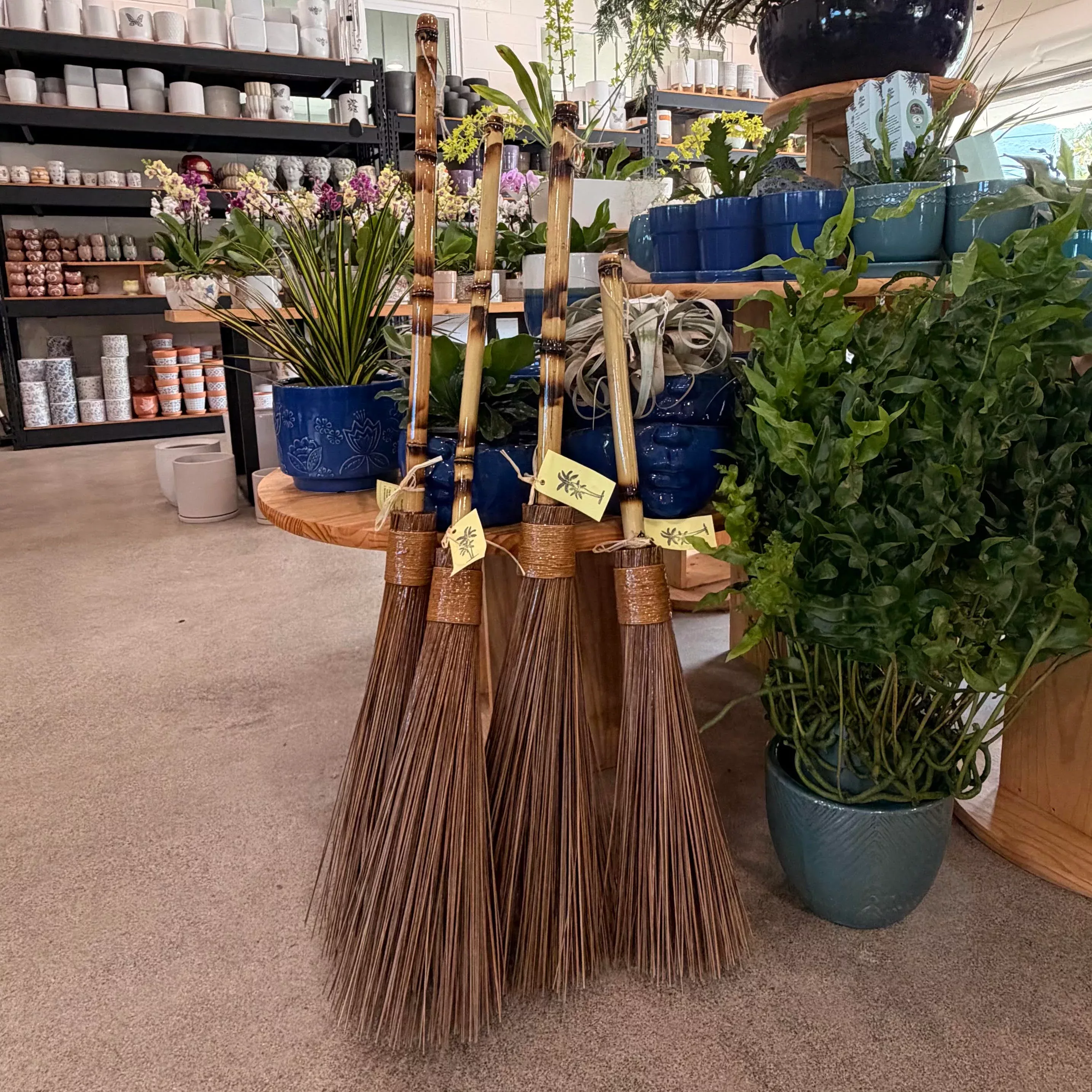 Hand Crafted Ni Au Broom