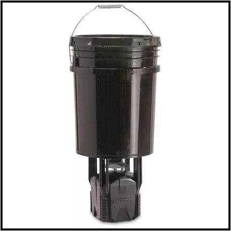 Hanging Bucket Wildlife Feeder