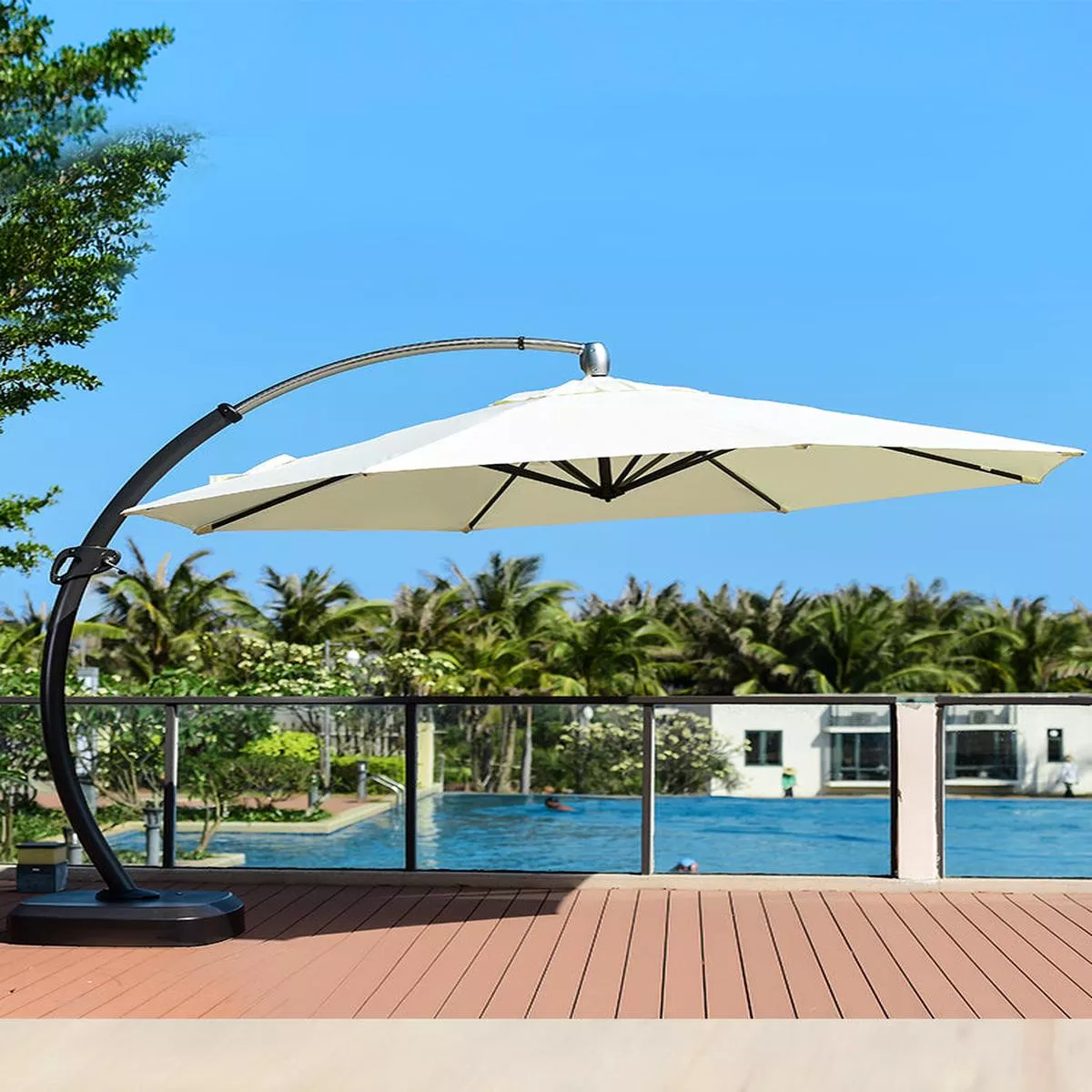 Outdoor Deluxe Curvy Umbrella