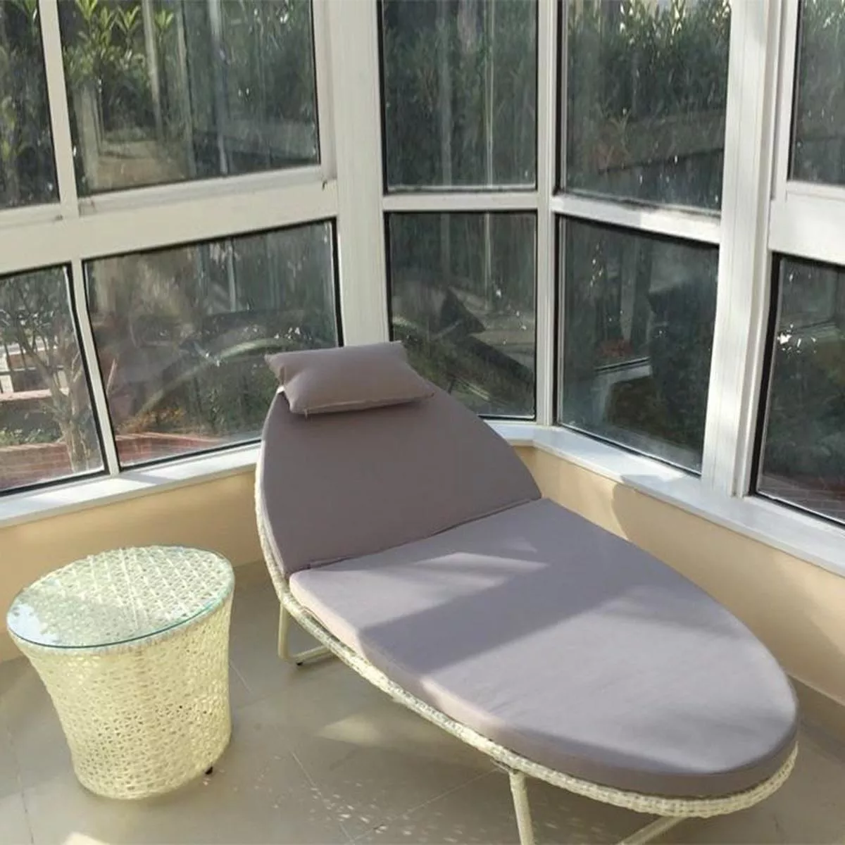 Rattan Lying Bed – Lying bed with mat and tea table