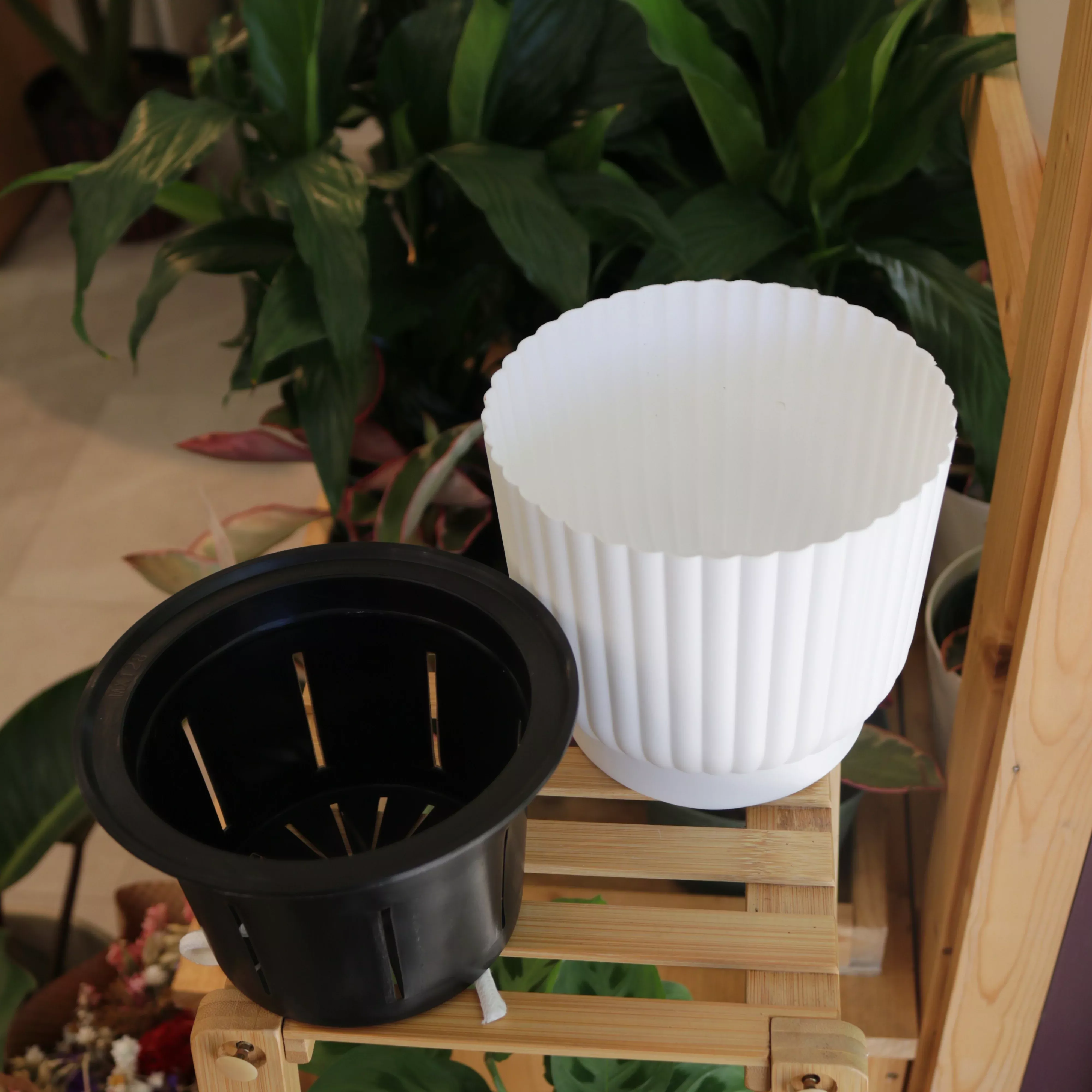 Self Watering - Ribbed Planter