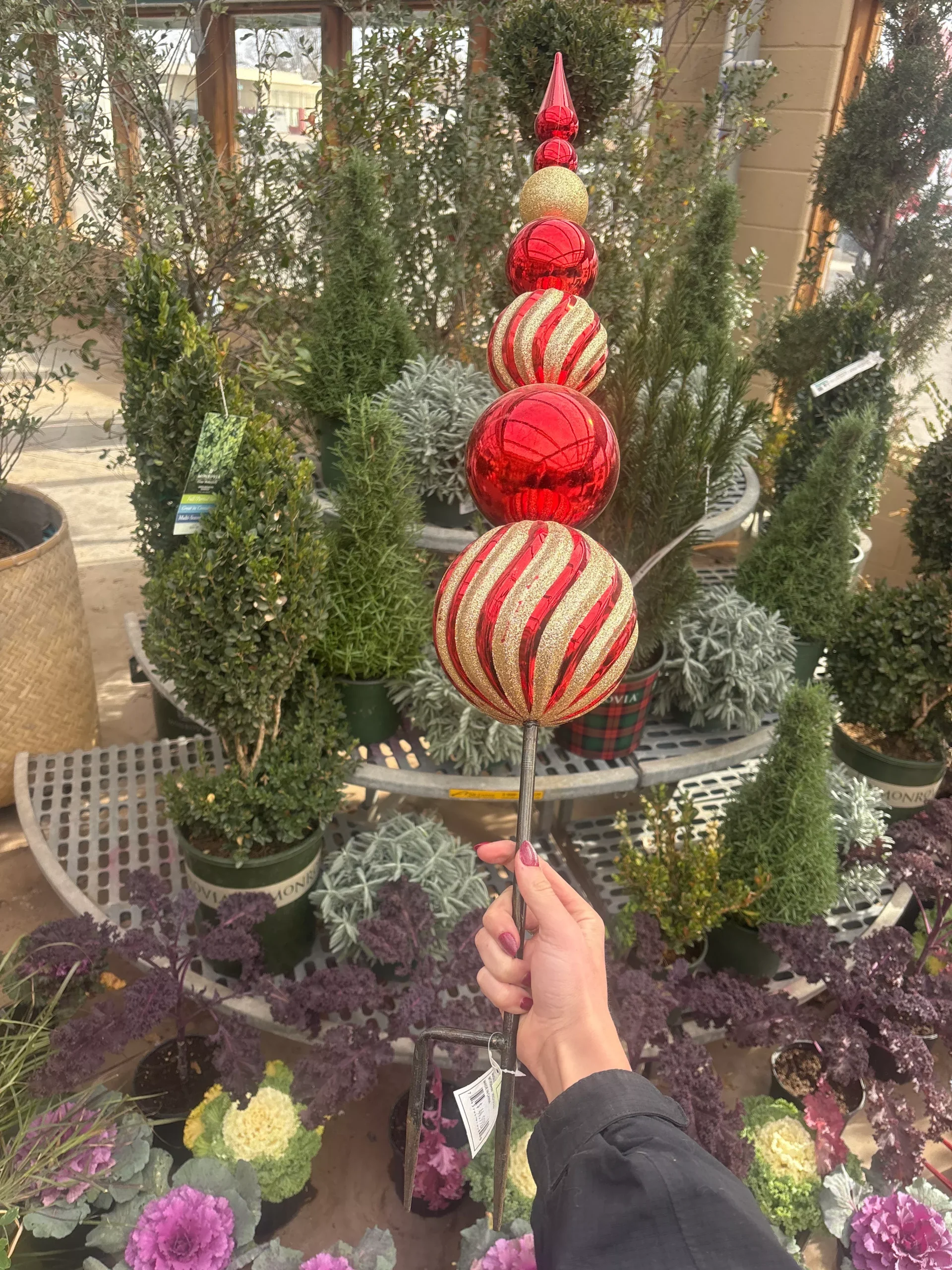 Shiny Swirl Ball Stack Stake