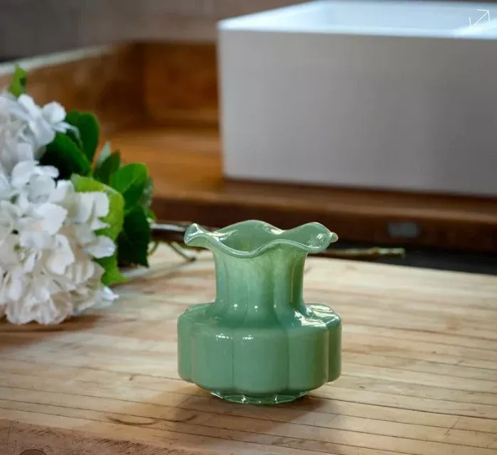 Short Canterbury Vase