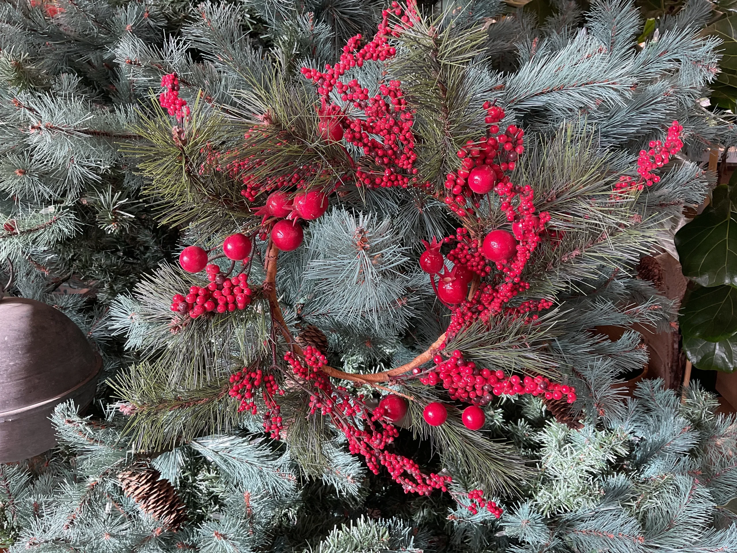 Sm Berry and Pine Wreath
