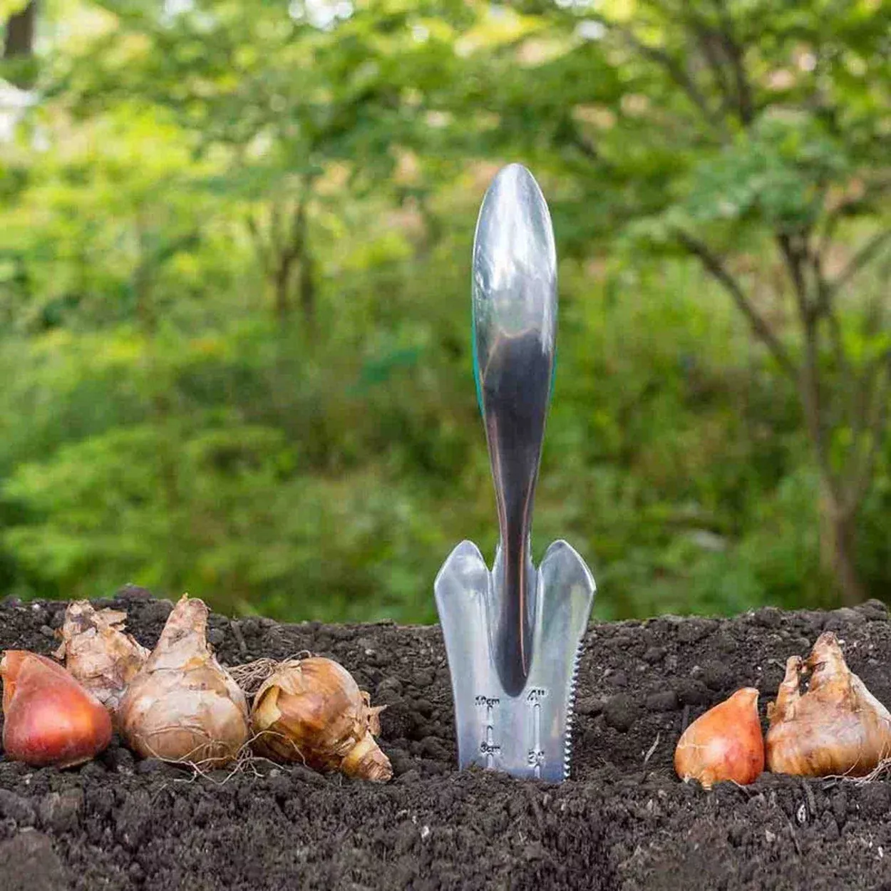 WellBuilt™Bulb Planter