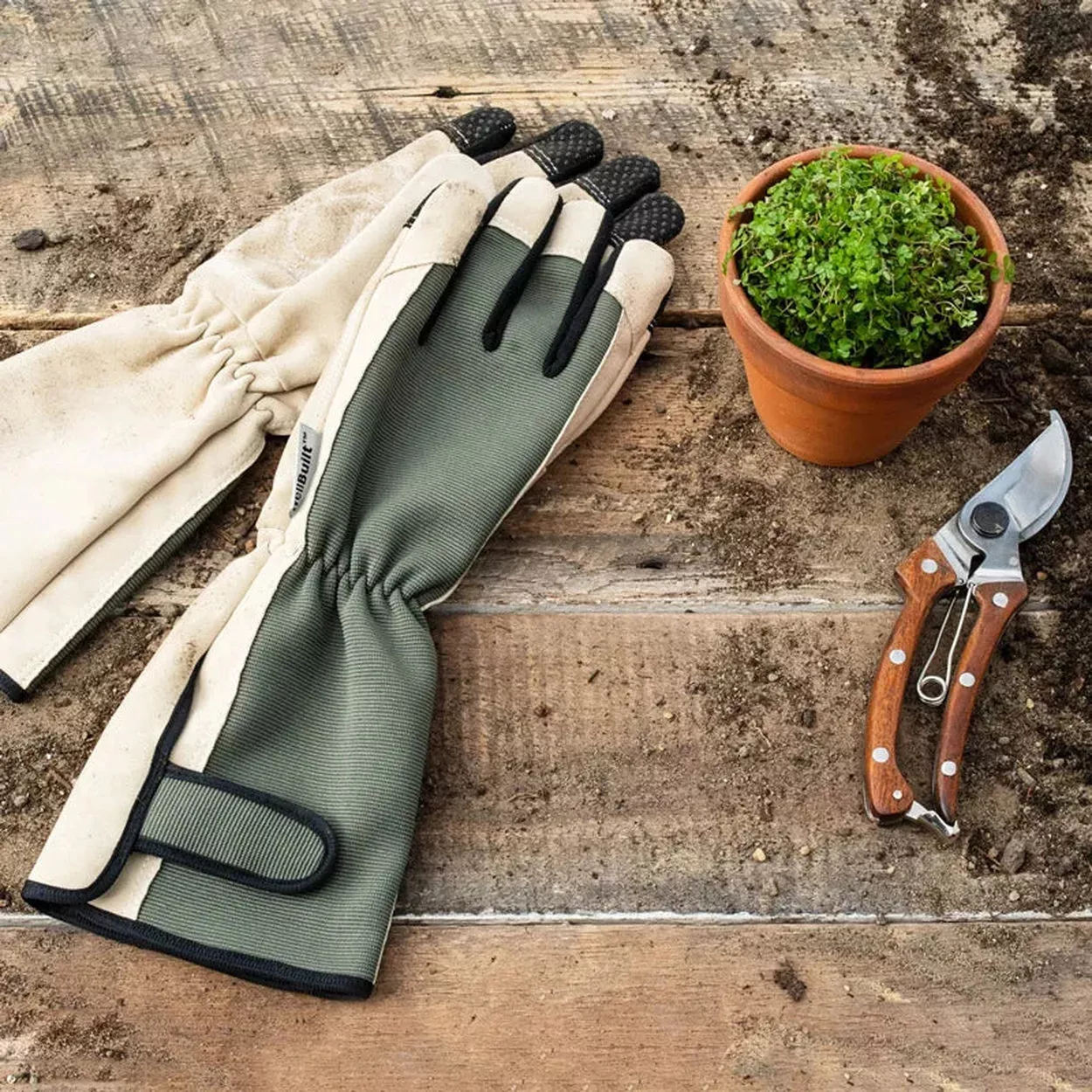 WellBuilt™Gauntlet Gloves